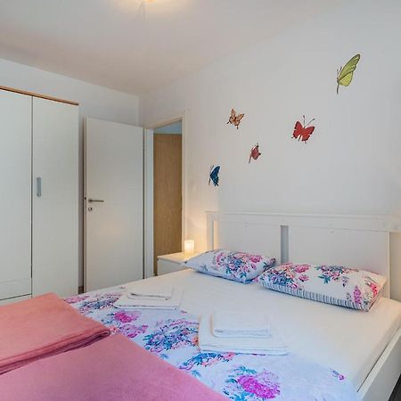 Apartman Antonija Cres Exterior photo