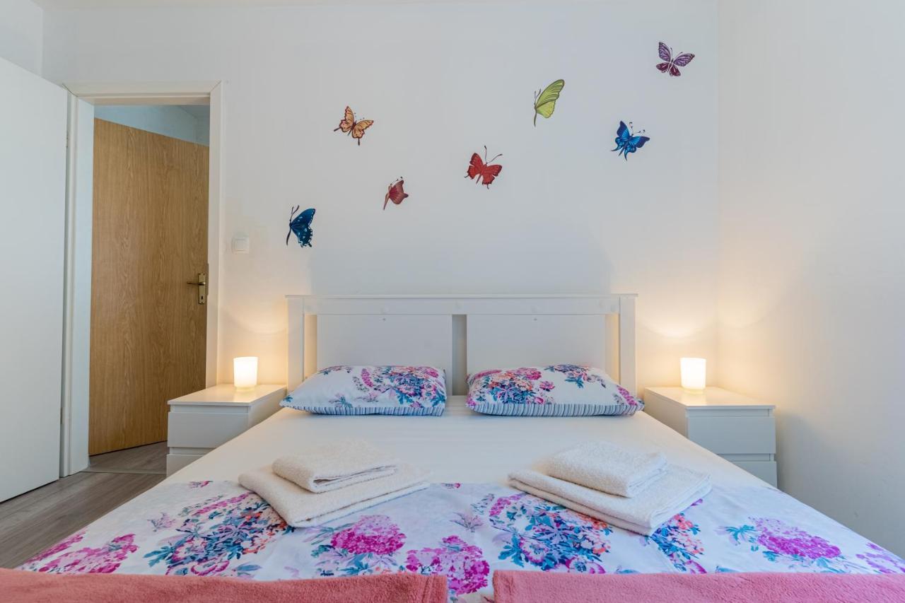 Apartman Antonija Cres Exterior photo